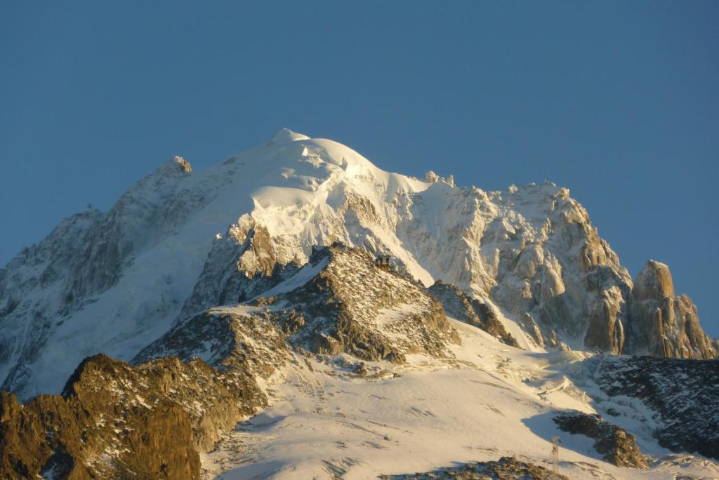 Hotel Restaurant La Couronne Chamonix Eksteriør billede