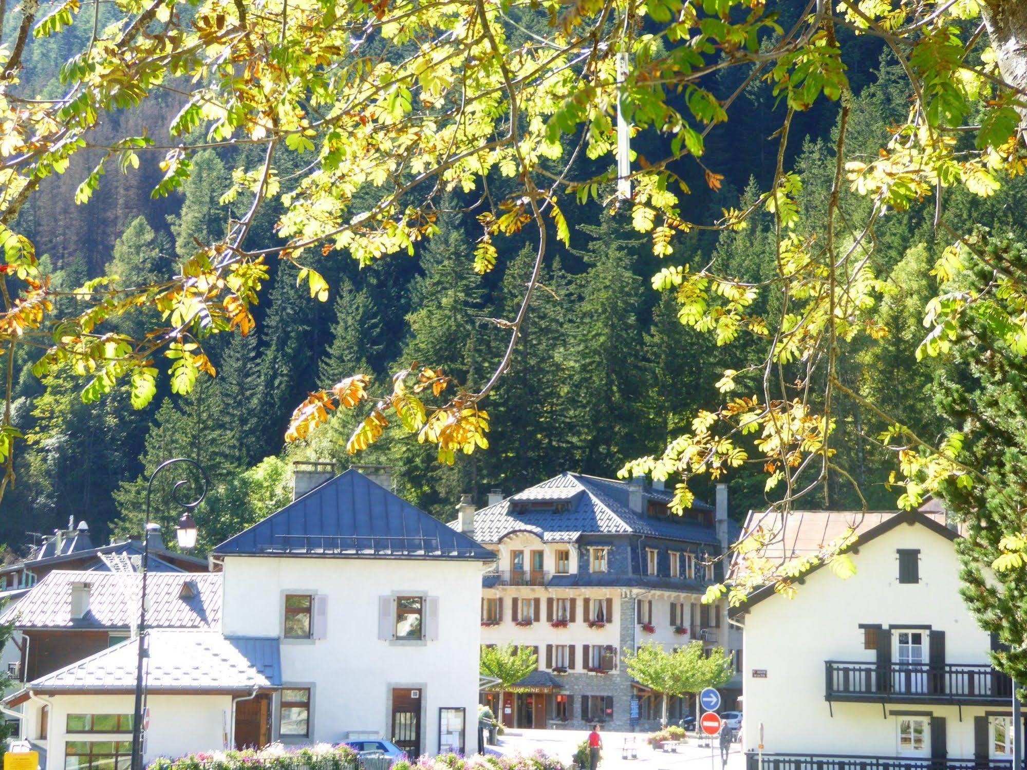 Hotel Restaurant La Couronne Chamonix Eksteriør billede